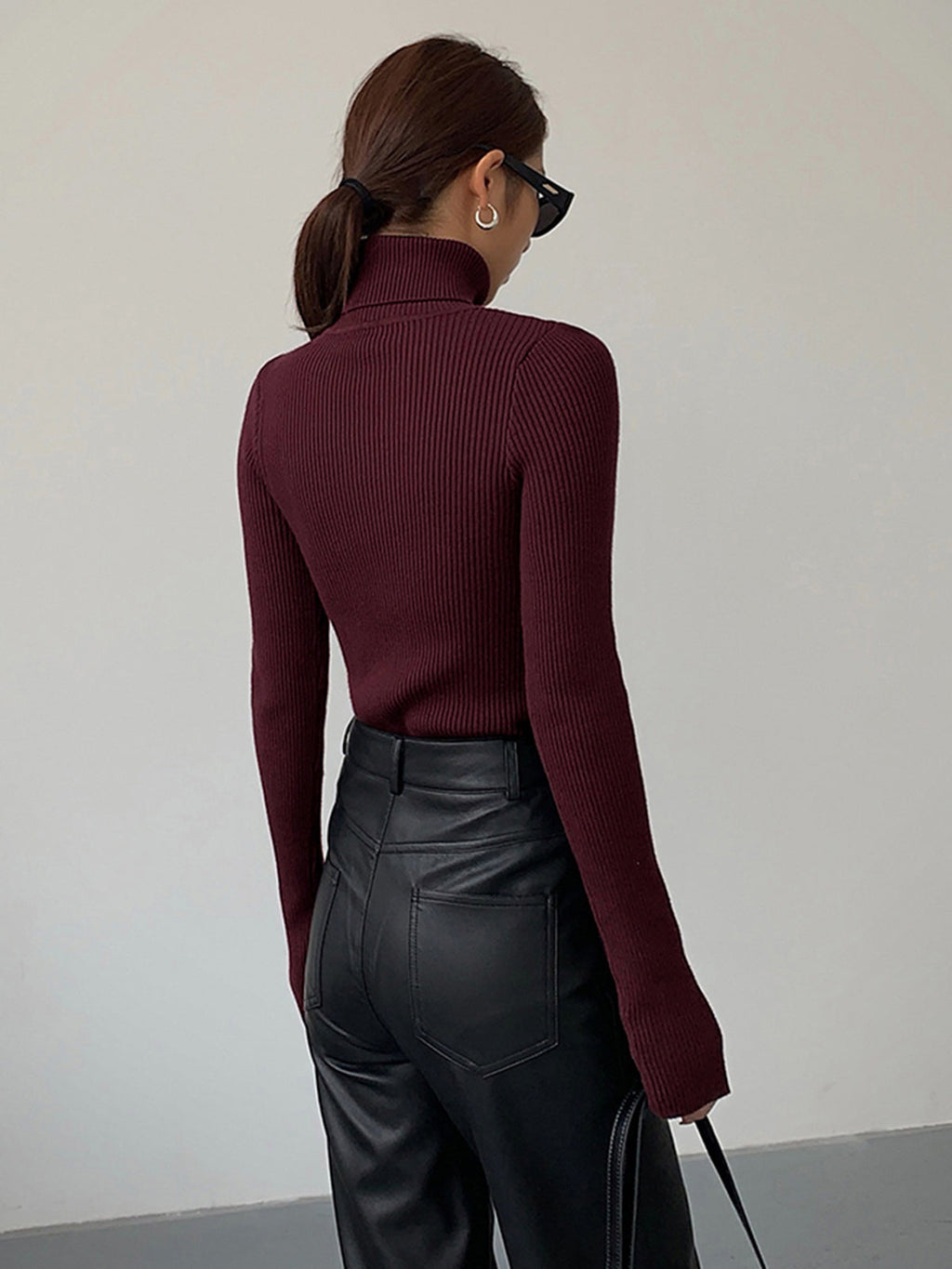 Fitted Turtleneck Long Sleeve Knit Top