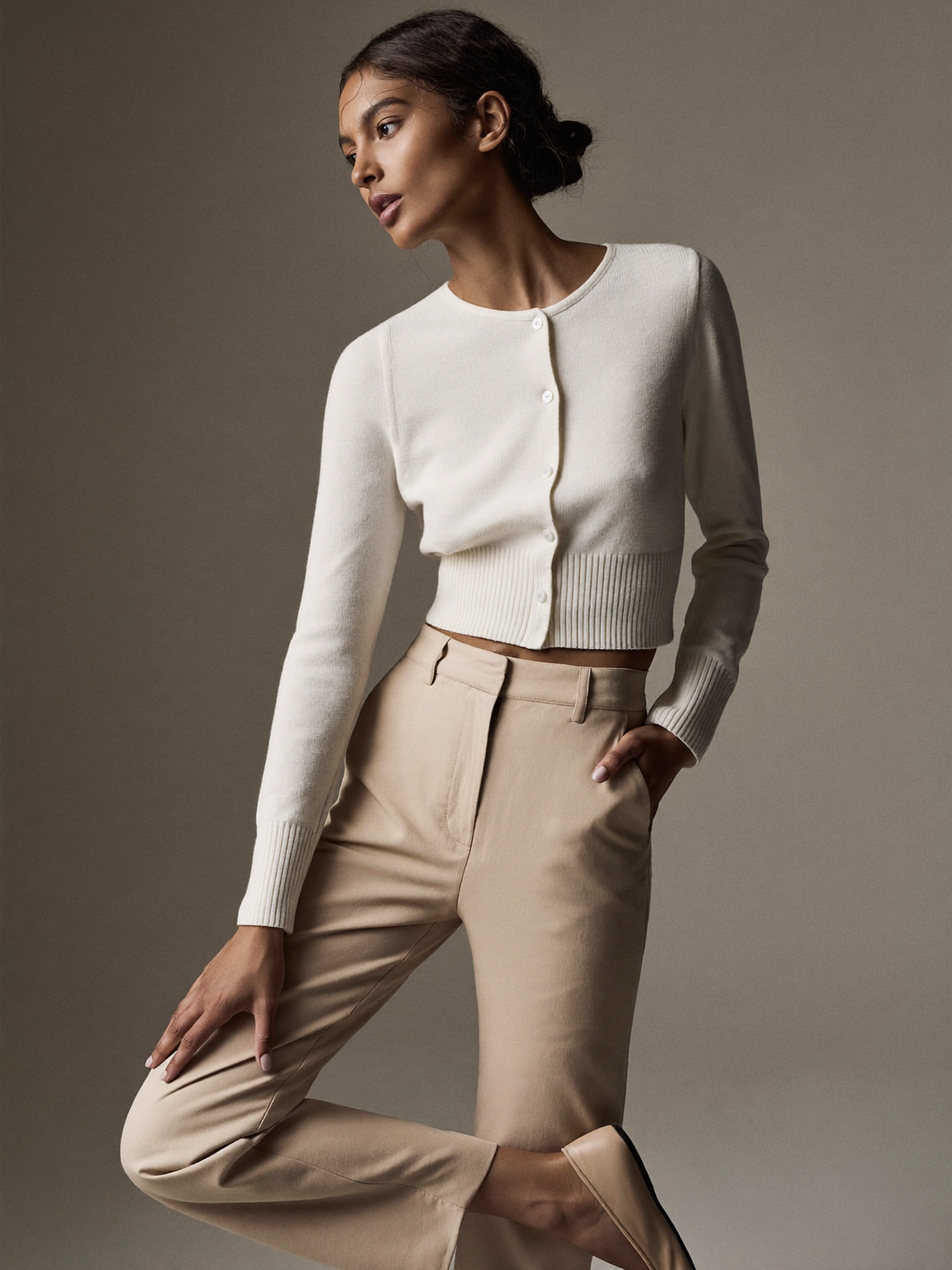 Lightweight Crew Neck Snap Button Knit Cardigan