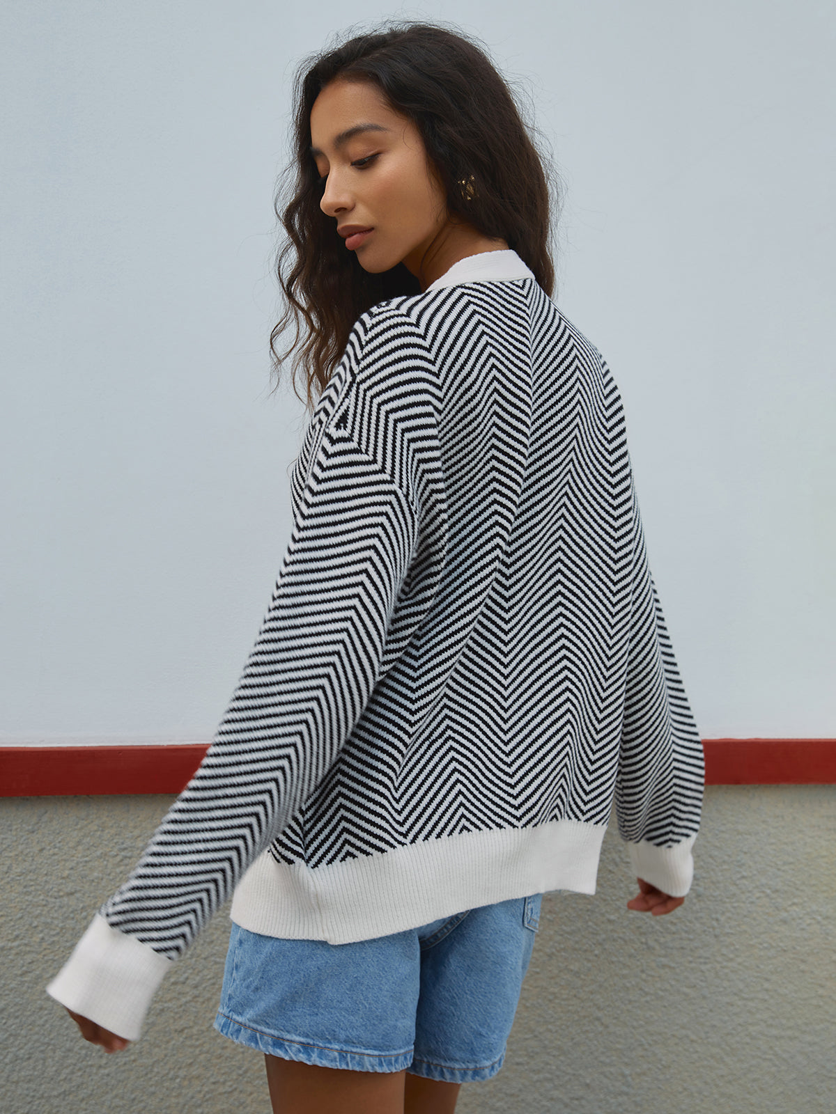 Zigzag Knit Cardigan with Contrast Buttons