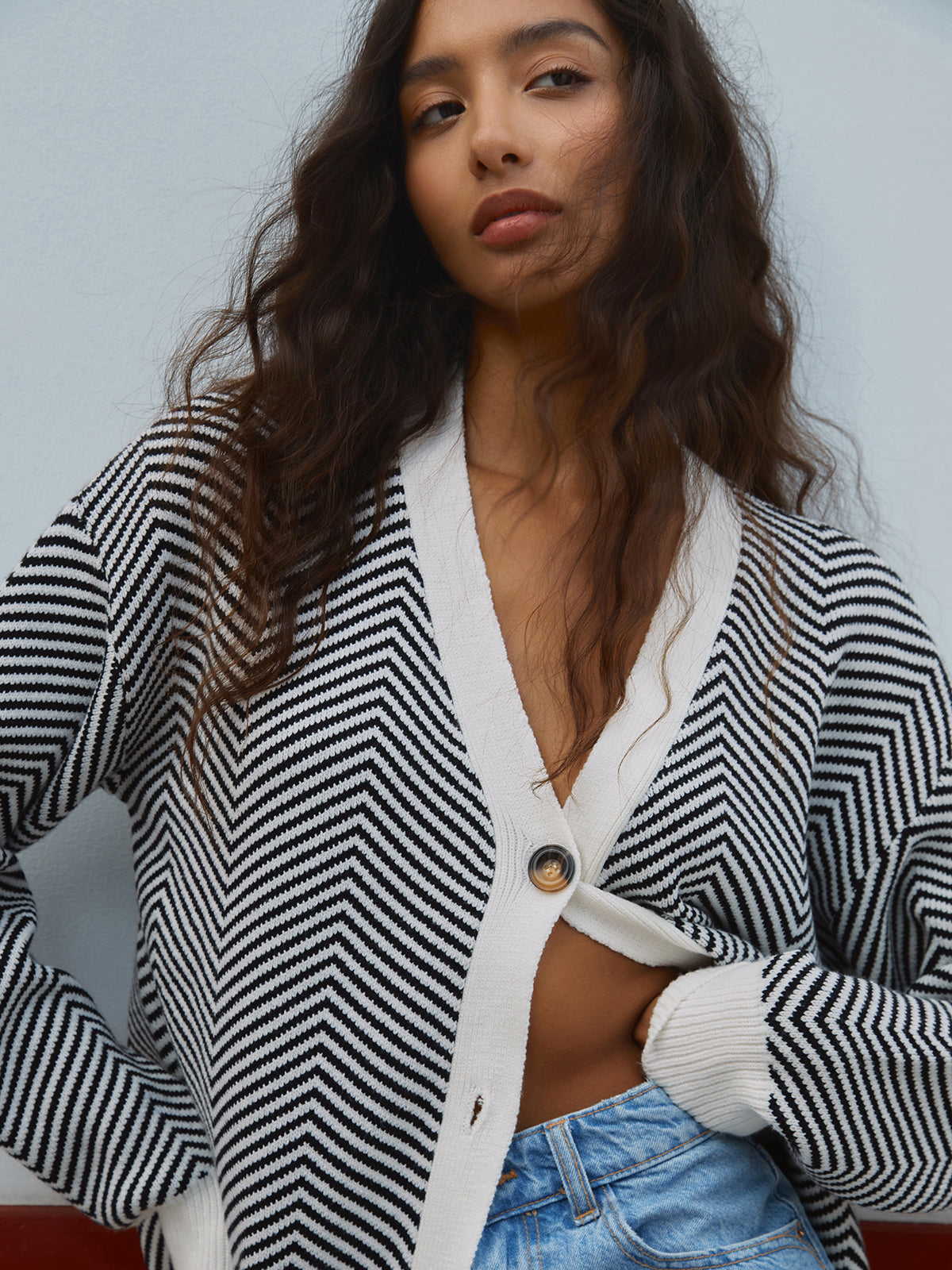Zigzag Knit Cardigan with Contrast Buttons